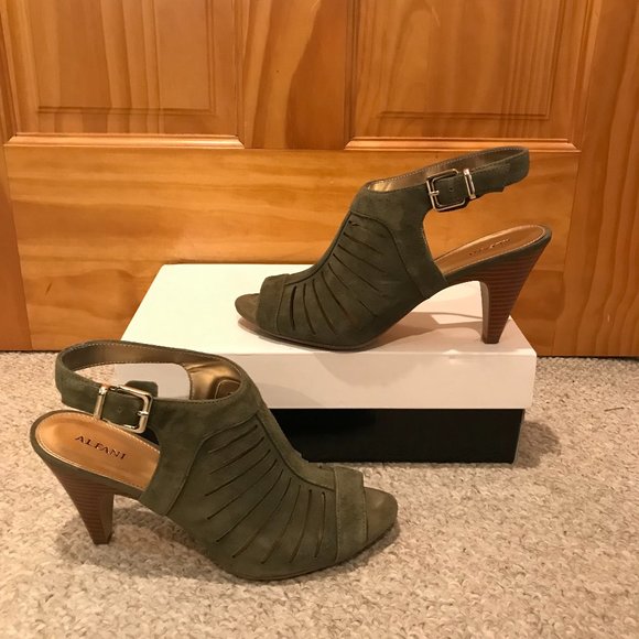 Alfani Primere Green Slingback Heeled Sandals - Picture 3 of 11